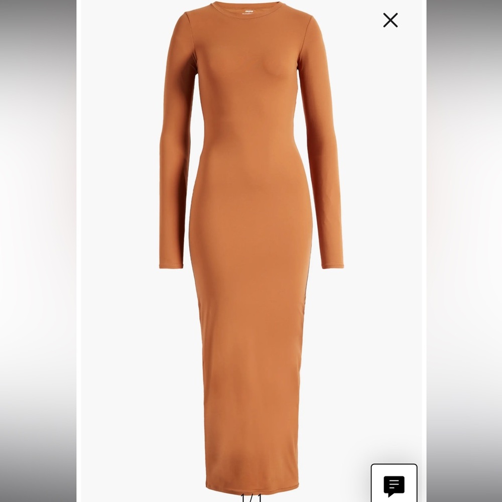 Fits Everybody Crew Neck Long Sleeve Dress
SKIMS medium